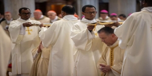 Đức Hồng y Bề trên Tổng quyền Dòng Don Bosco thụ phong giám mục